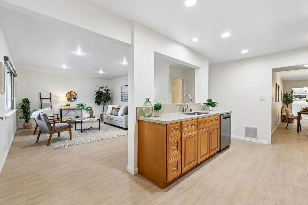https://cdn.realtyfeed.com/cdn/127/307068344/b6d67c32c2974abe30acd3f2ec371d45.webp