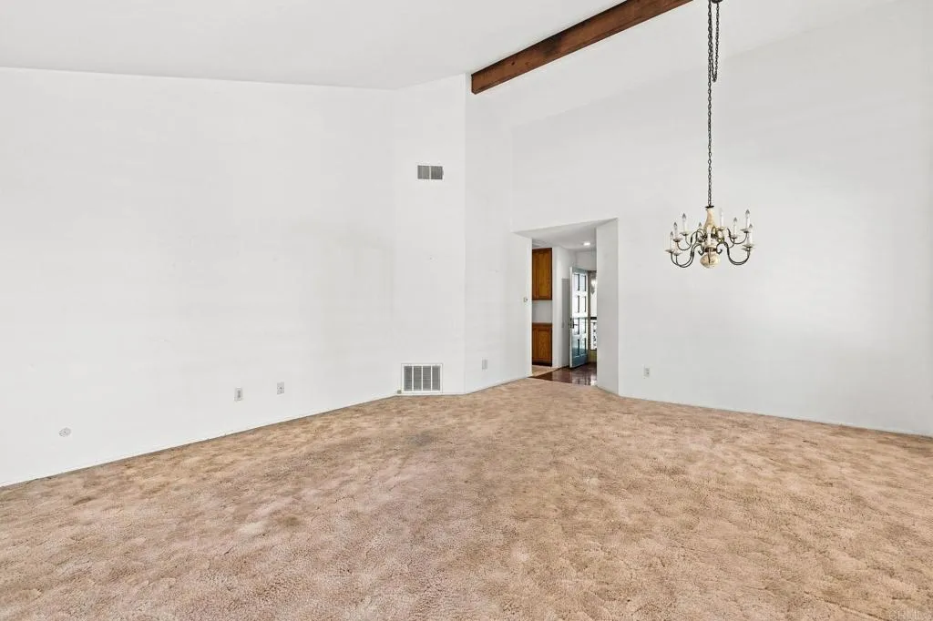 https://cdn.realtyfeed.com/cdn/127/307068347/2d372389baf763b213bdd3957023dfec.webp