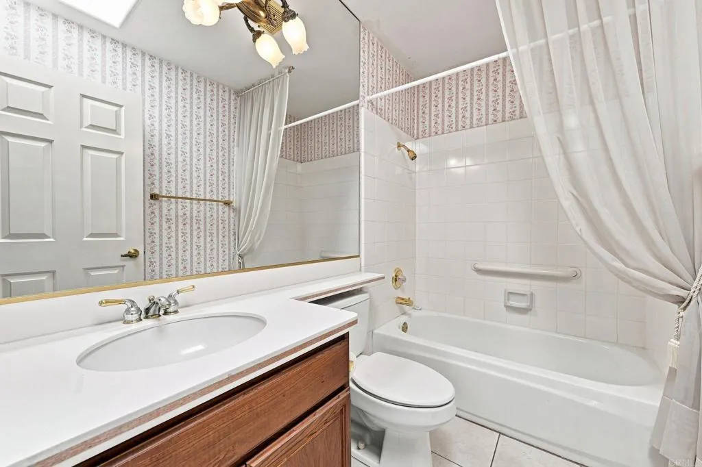 https://cdn.realtyfeed.com/cdn/127/307068347/ea73eaae8815a8c54aa258802532ccc1.webp