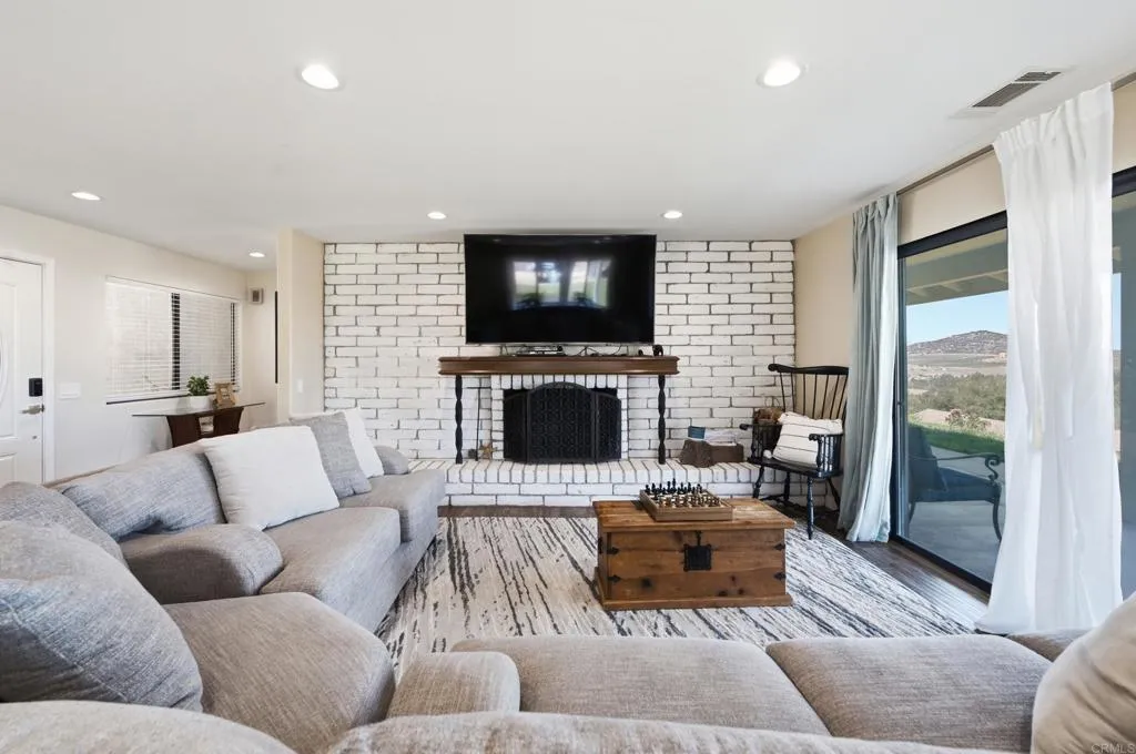 15349 Highland Valley Road, Escondido, CA 92025 - Photo 4 of 53, Escondido, CA