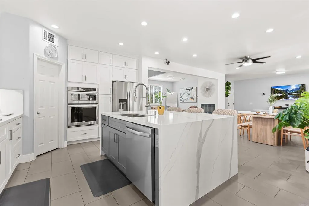 https://cdn.realtyfeed.com/cdn/127/307068385/23bfbeb05770935728367736ddfa0b7b.webp
