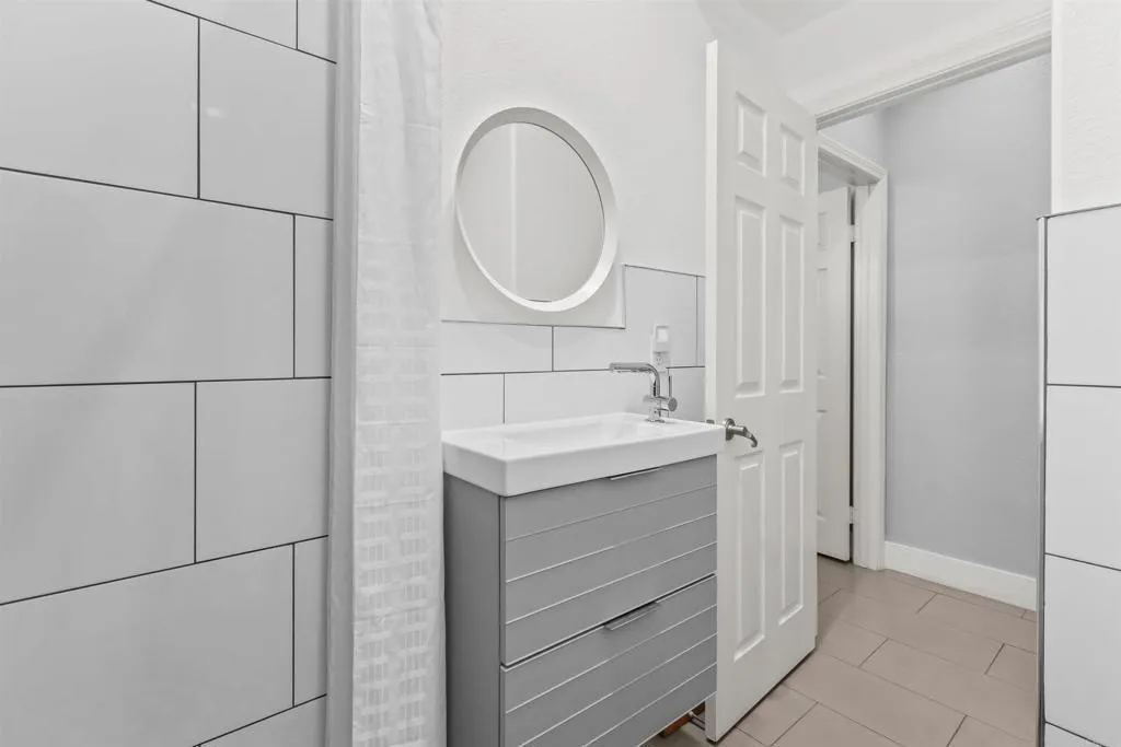 https://cdn.realtyfeed.com/cdn/127/307068385/38aa6e25921f04e3b6fb5bfd221d7444.webp
