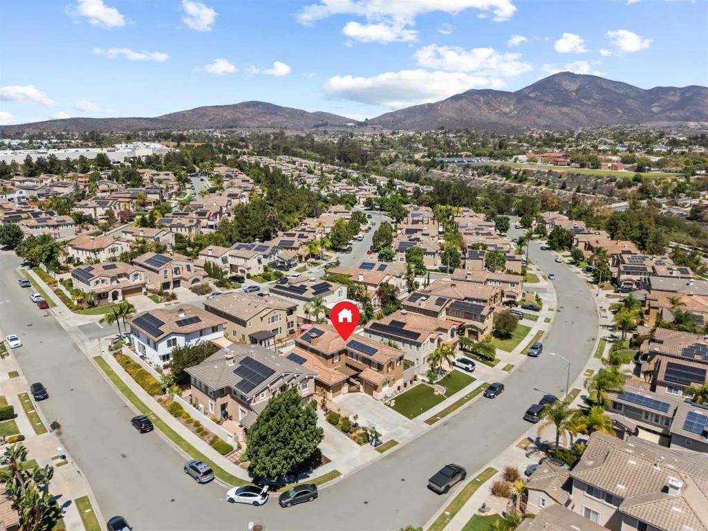 https://cdn.realtyfeed.com/cdn/127/307068385/4915aaa52511a452dd9ba1cc4fe66959.webp