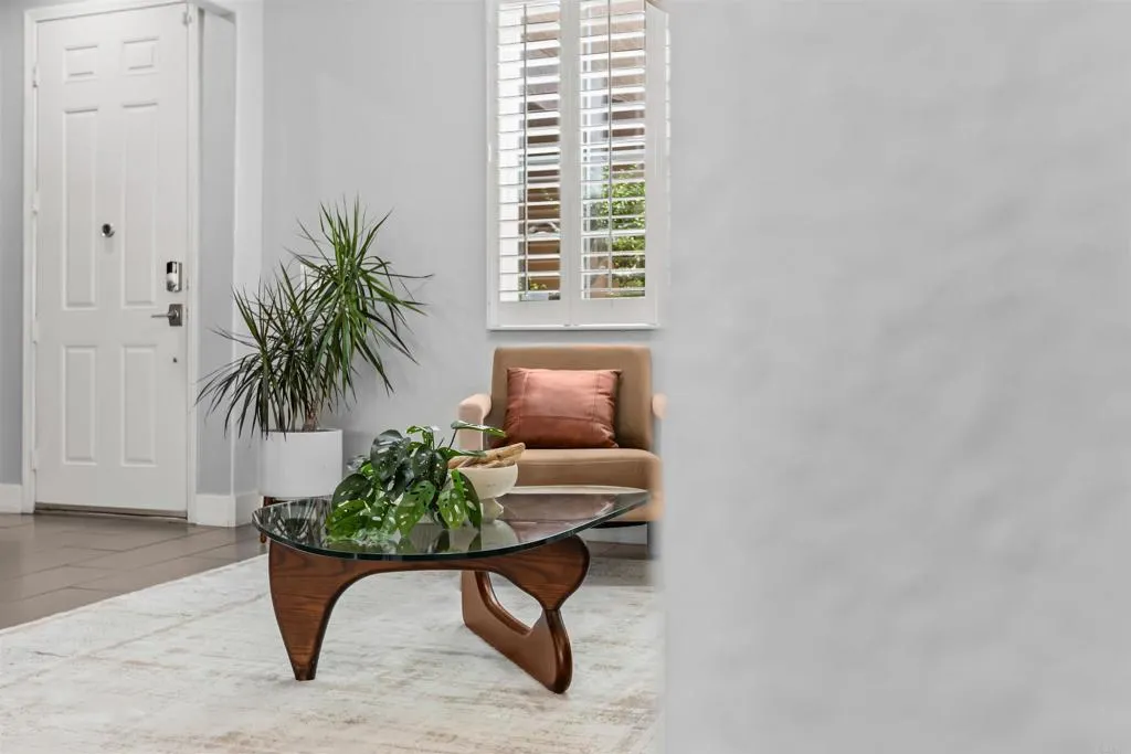 https://cdn.realtyfeed.com/cdn/127/307068385/dc8b6d1bd0164e8186e0aef92d7cdfb0.webp