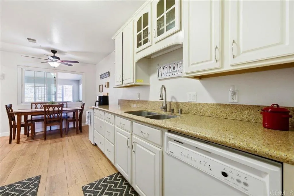 https://cdn.realtyfeed.com/cdn/127/307068442/1c32f3d078443c7a6140c29ef64726e6.webp