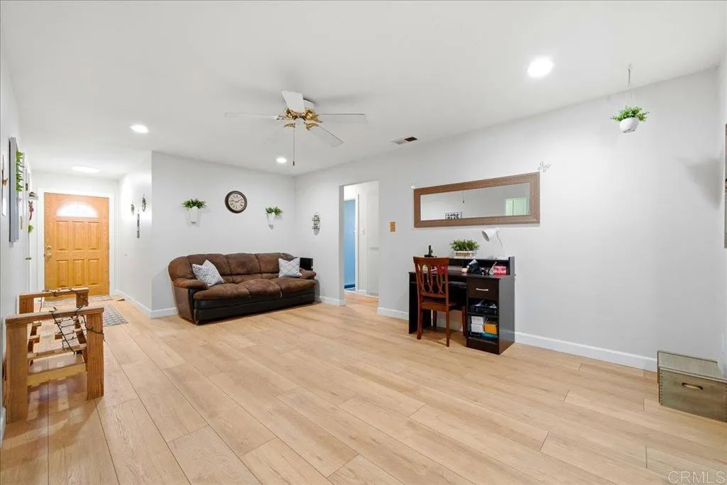 https://cdn.realtyfeed.com/cdn/127/307068442/6be41694bcb8acc675a82e9948860407.webp
