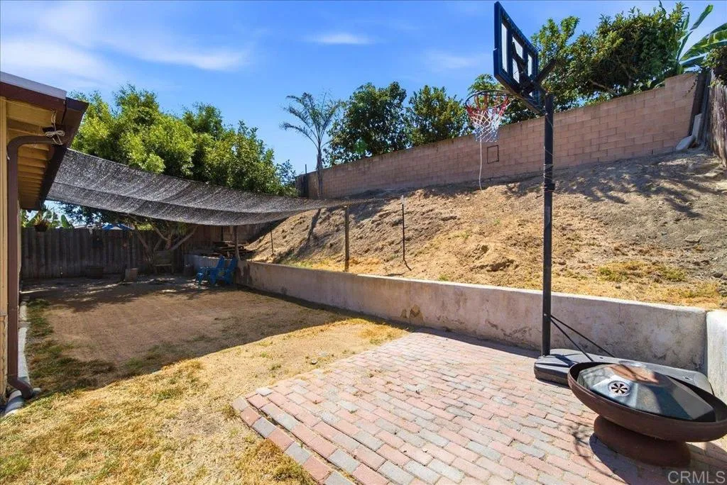 https://cdn.realtyfeed.com/cdn/127/307068442/8f3d50d1cc590f601b3bd5bc7f6e9244.webp