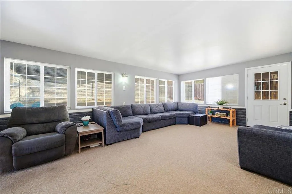 https://cdn.realtyfeed.com/cdn/127/307068442/cdefb4ceb7de3ed333461d0b11d8257a.webp