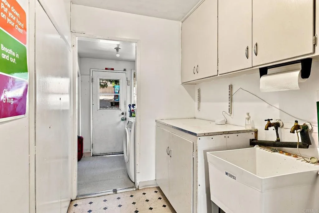 https://cdn.realtyfeed.com/cdn/127/307068445/0075ad7e7fd5f65e9b4609f0a3e65d5f.webp
