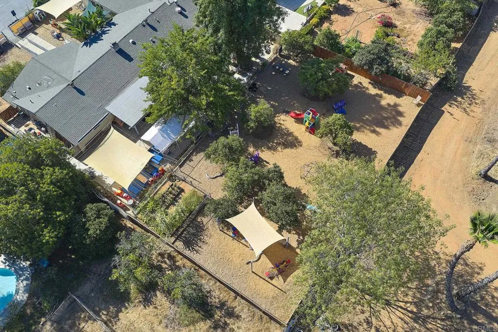 https://cdn.realtyfeed.com/cdn/127/307068445/0e67873a993c4acaa3954bc24c02985f.webp