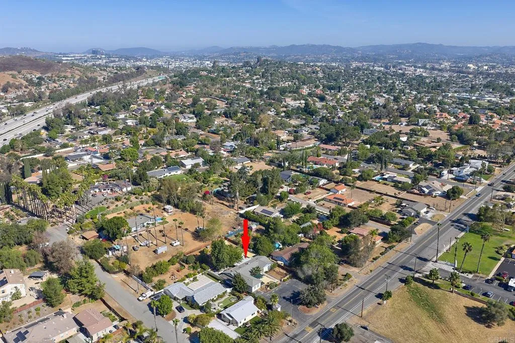 https://cdn.realtyfeed.com/cdn/127/307068445/72dc7d2e77b51427324c64d841d29b33.webp