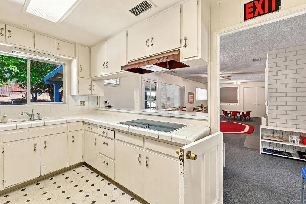 https://cdn.realtyfeed.com/cdn/127/307068445/cbb16222359e20d7de8eb1392d3d1f2f.webp