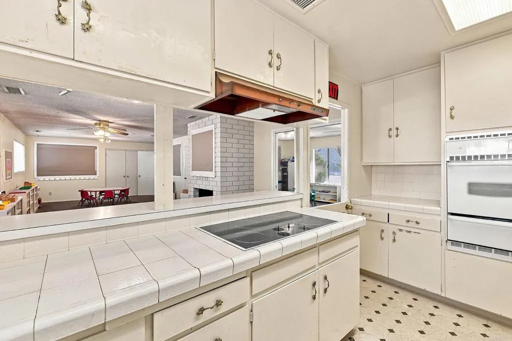 https://cdn.realtyfeed.com/cdn/127/307068445/d7250debd666bda27d963a84b86ee215.webp
