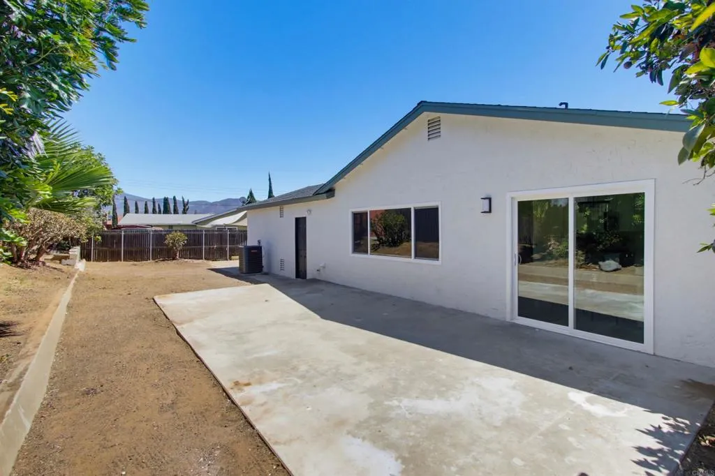 https://cdn.realtyfeed.com/cdn/127/307068477/deda60f86f3ea4f140bb1ec23aed7ab8.webp