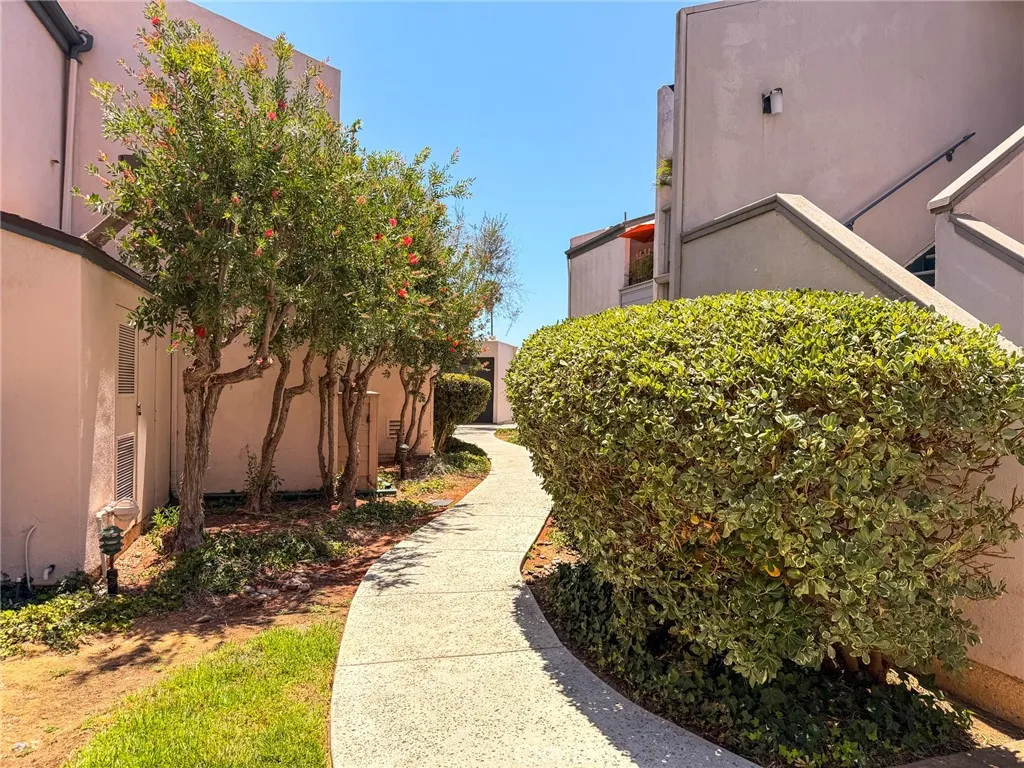 https://cdn.realtyfeed.com/cdn/127/307068480/f1e32bae467c44429a64ef75ae7cc122.webp
