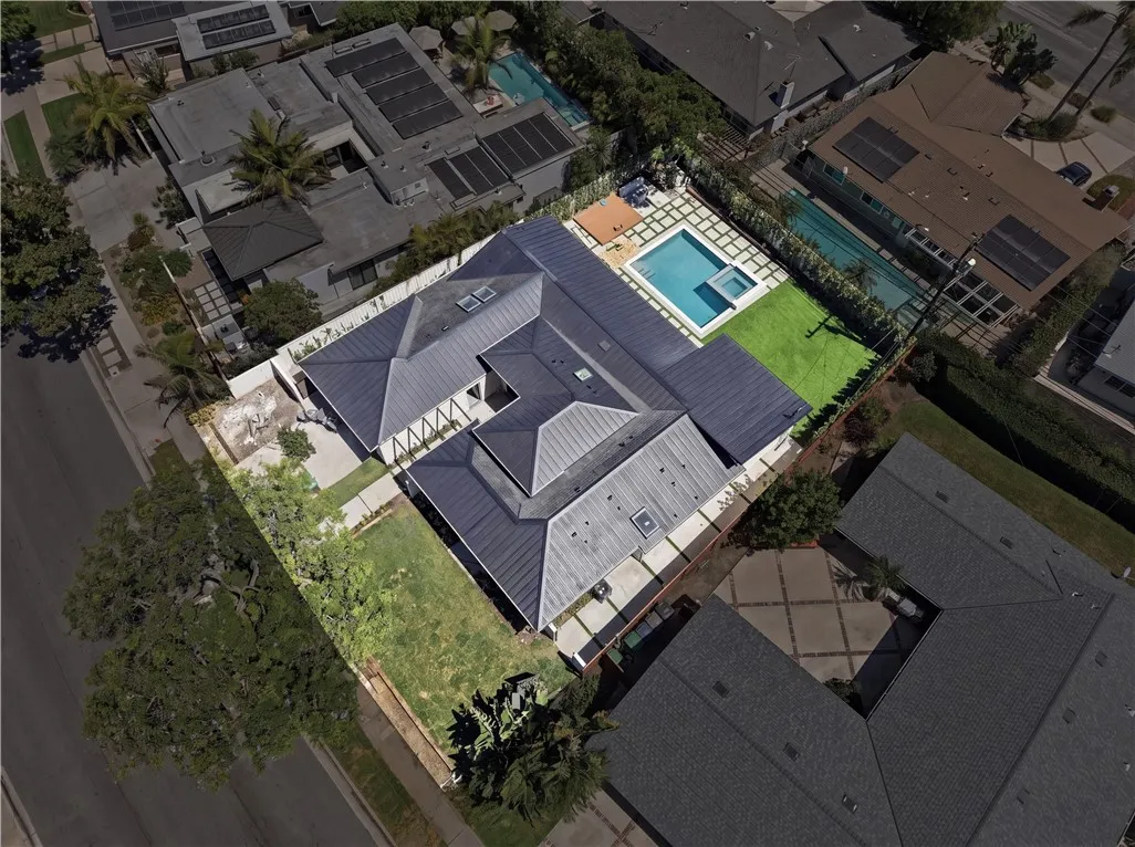 3080 Country Club Drive