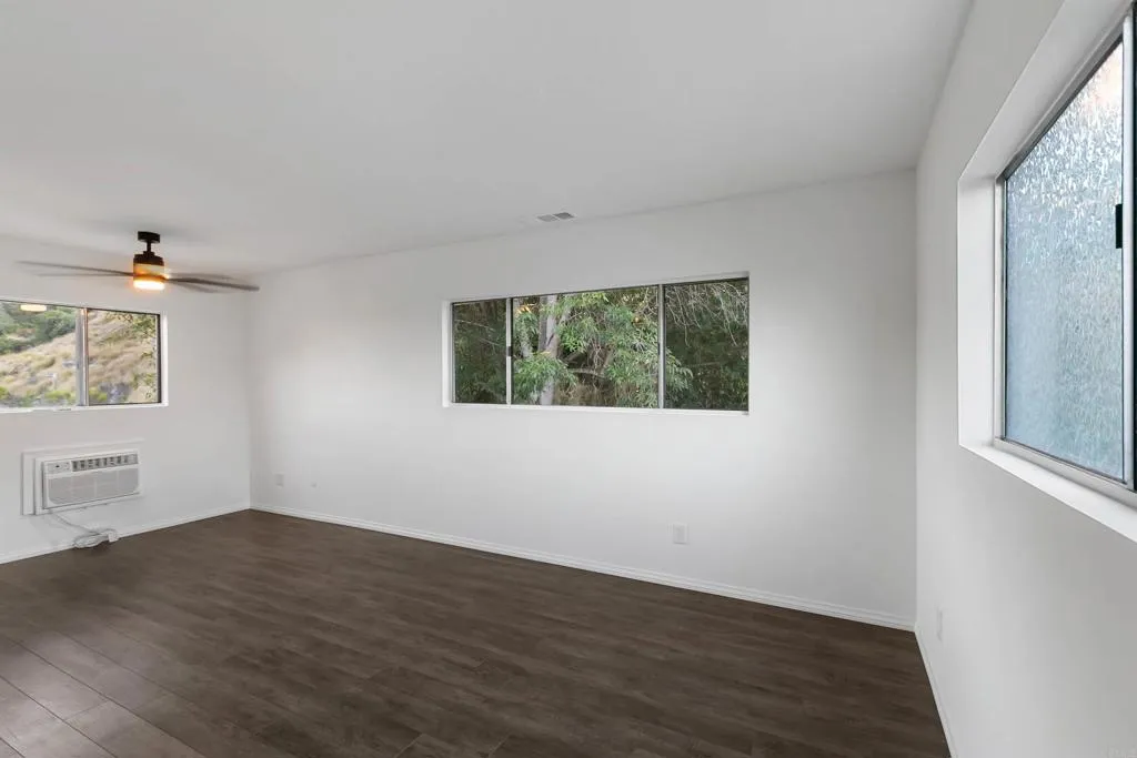 https://cdn.realtyfeed.com/cdn/127/307068607/2477a9bc1f84df6f2eda429b0ee25861.webp