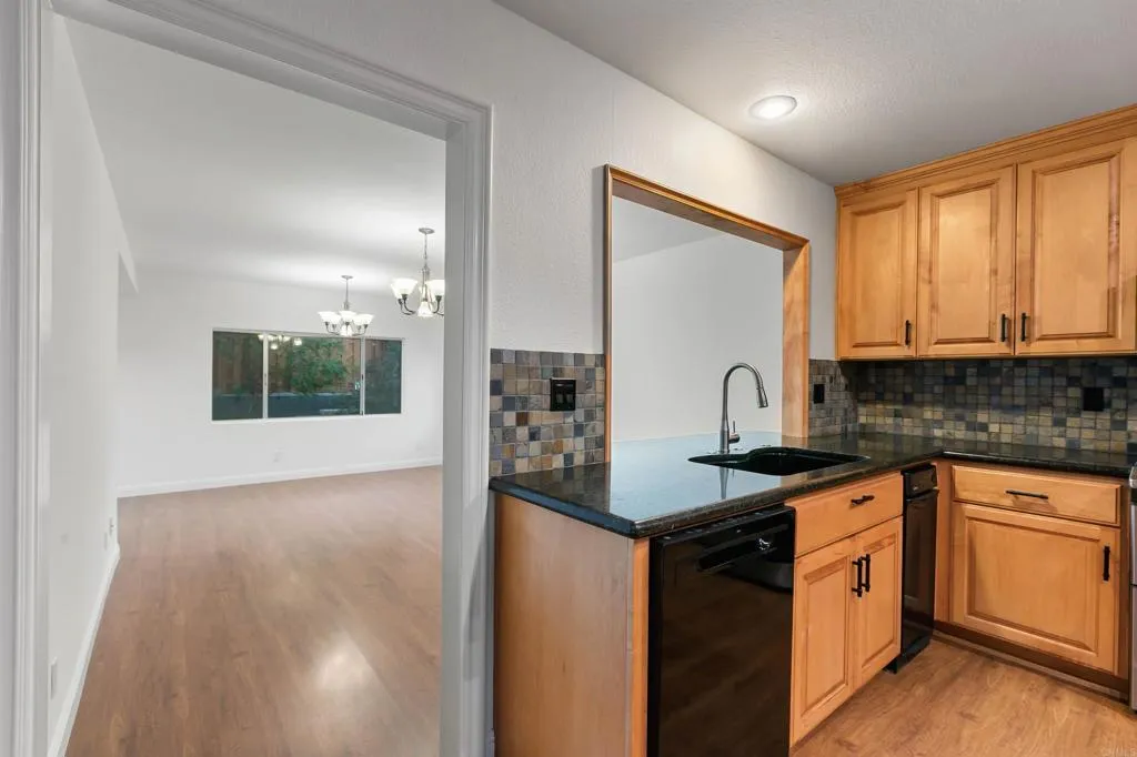 https://cdn.realtyfeed.com/cdn/127/307068607/86b4d999d440e828877cbc7d8631ed86.webp