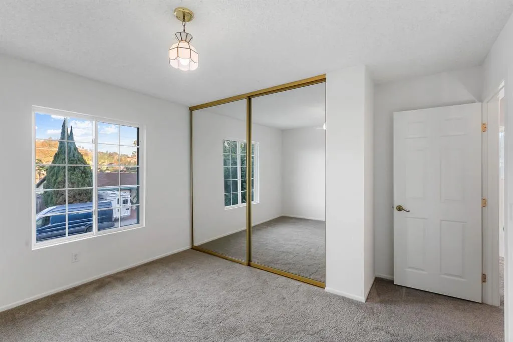 https://cdn.realtyfeed.com/cdn/127/307068607/8c42514b61fecc236420964f5ee96e24.webp