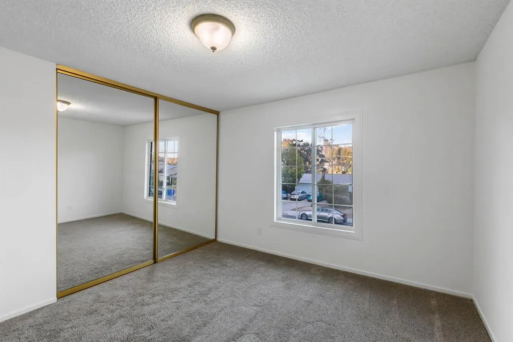 https://cdn.realtyfeed.com/cdn/127/307068607/d96e7fb401211d572cc6b49fa5f789e4.webp
