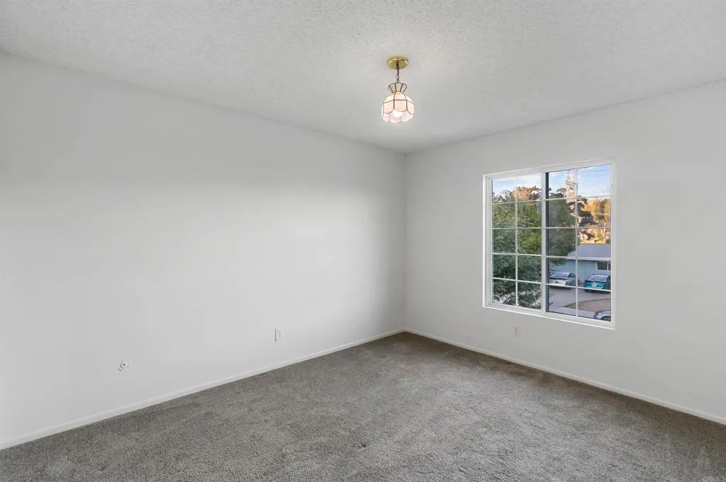 https://cdn.realtyfeed.com/cdn/127/307068607/fd54461c99929c92cce8cd5c9ba06597.webp