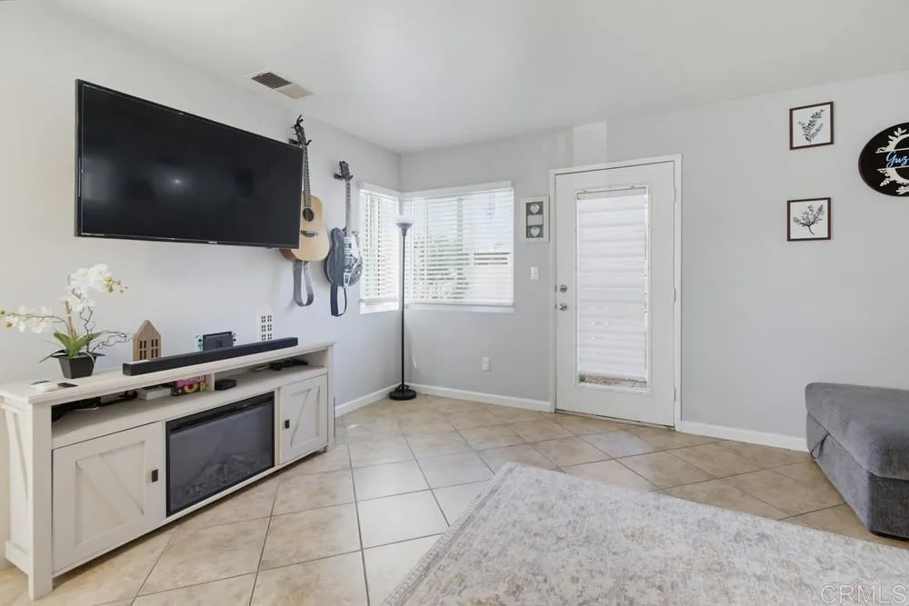 https://cdn.realtyfeed.com/cdn/127/307068613/91de95adc38cae6c40b033ec32096b29.webp
