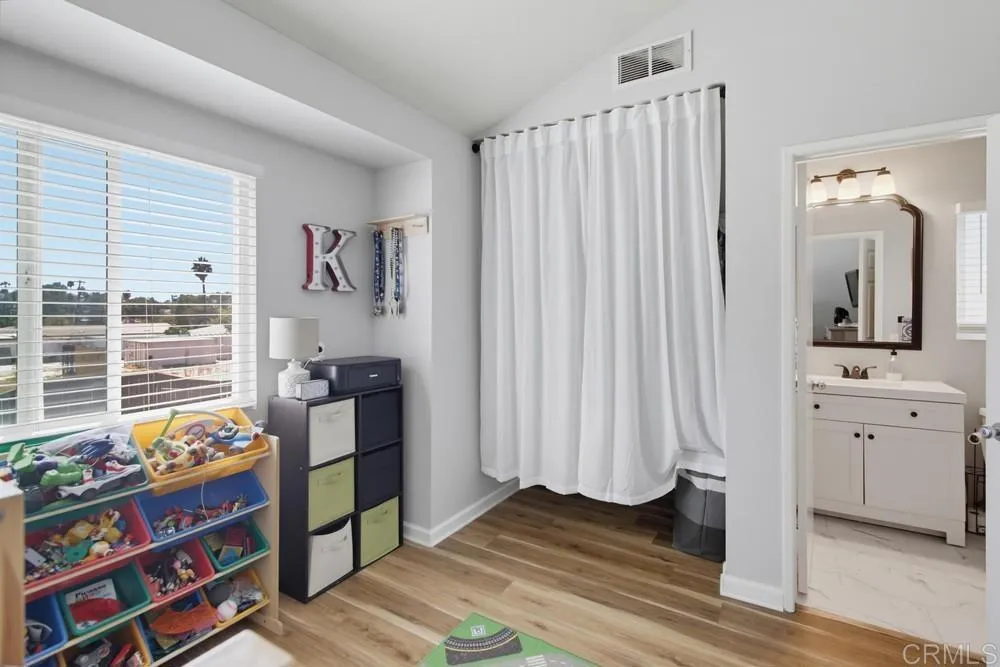 https://cdn.realtyfeed.com/cdn/127/307068613/f1bf06eb7f6bb970a1181c67fe04c2f1.webp