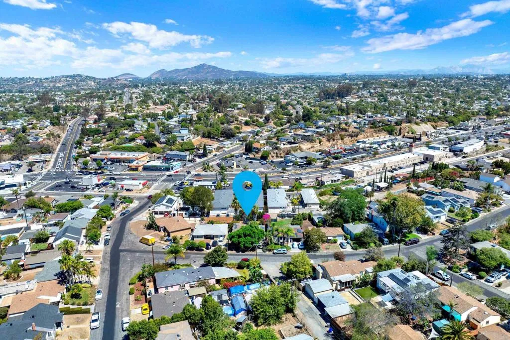 https://cdn.realtyfeed.com/cdn/127/307068623/445992d00c72ae468652a5a7c99239fc.webp