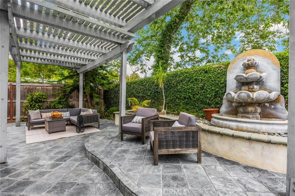 https://cdn.realtyfeed.com/cdn/127/307068633/04d1ff3e847f7729e52403149f0d93ae.webp