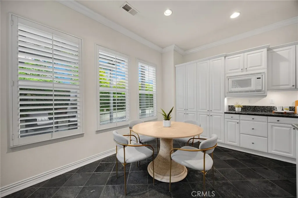 https://cdn.realtyfeed.com/cdn/127/307068633/555b82a0b38a26b6a079d1d99cb43788.webp