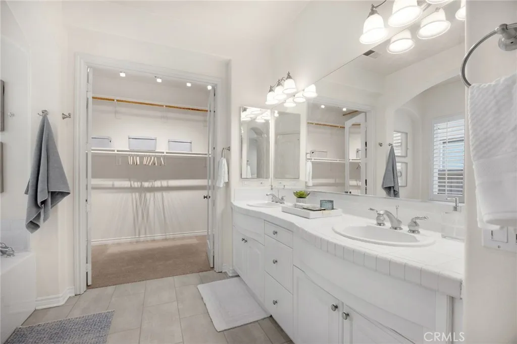 https://cdn.realtyfeed.com/cdn/127/307068633/7a79165f977006ba33c117ab06bd4f1c.webp