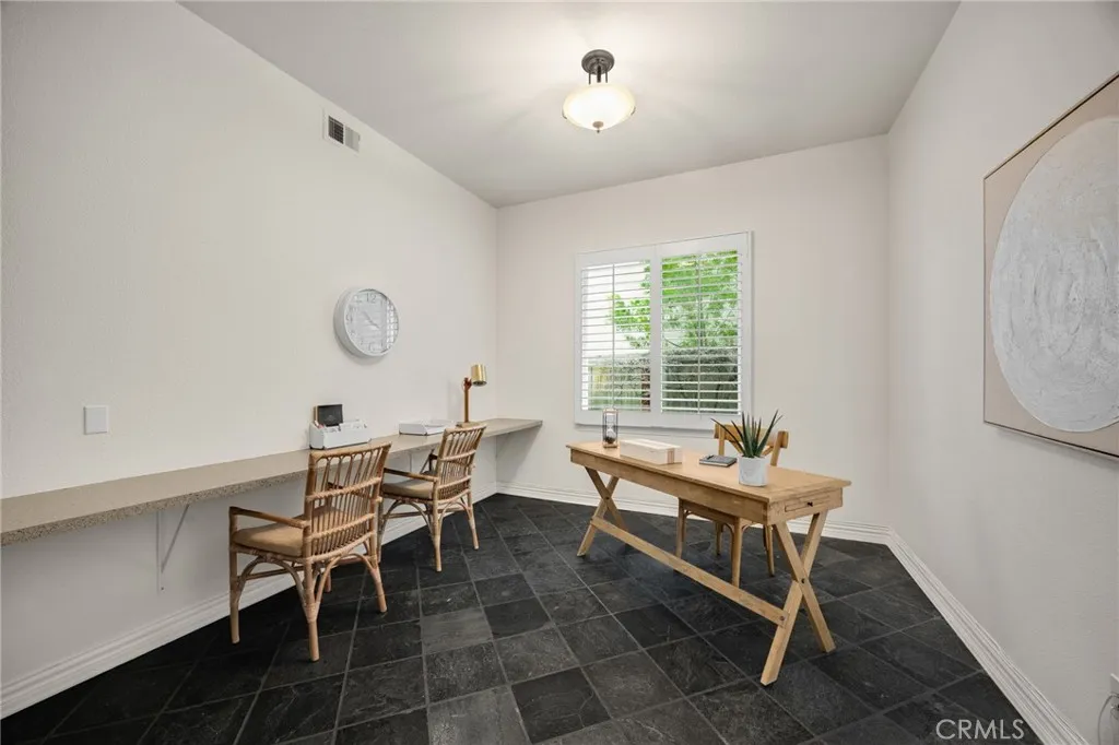https://cdn.realtyfeed.com/cdn/127/307068633/daf9b6b0db332da7ca8ba39b3d4bd163.webp
