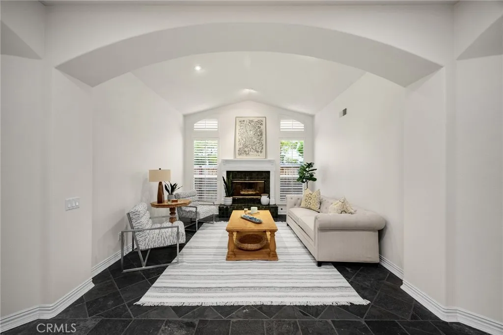 https://cdn.realtyfeed.com/cdn/127/307068633/df1f52935481419a53862f0a427f3736.webp