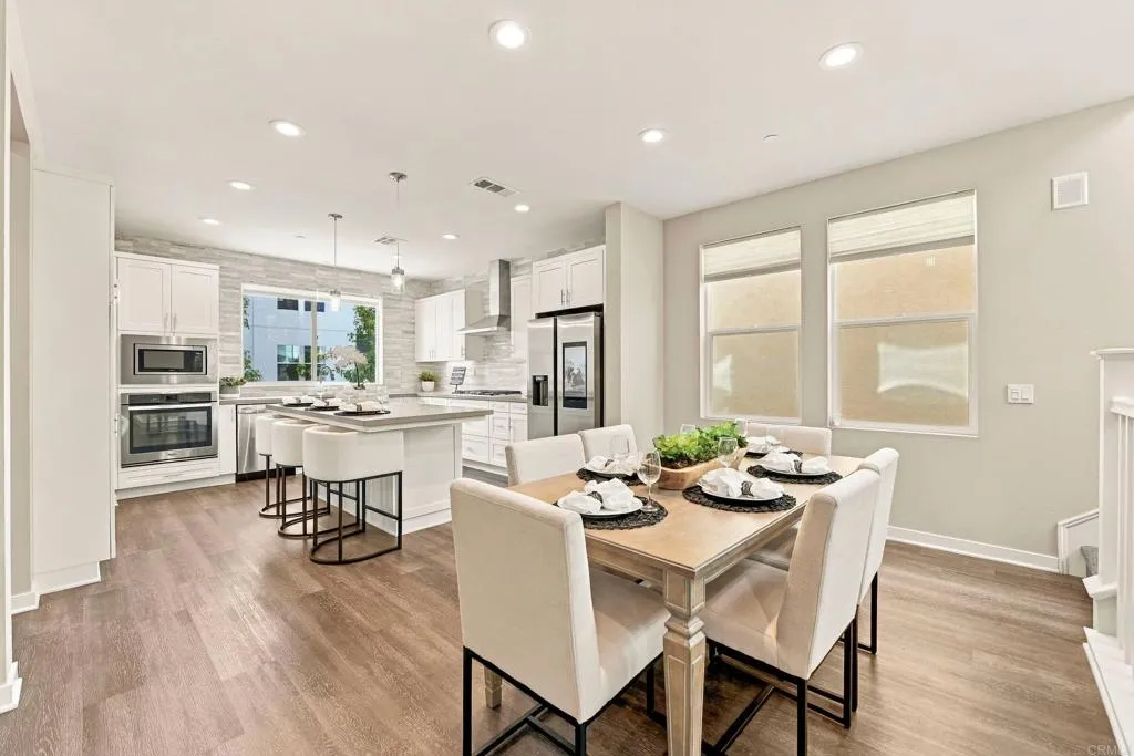 https://cdn.realtyfeed.com/cdn/127/307068638/0232a5c24b211c106aa6c27a95b8287b.webp