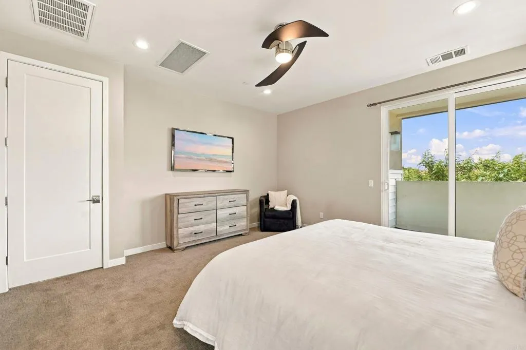 https://cdn.realtyfeed.com/cdn/127/307068638/3faa92f2785cf427a3cb44707ab42829.webp