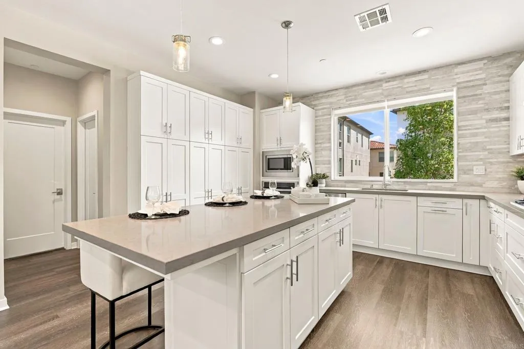 https://cdn.realtyfeed.com/cdn/127/307068638/4e681eadbe8808d3648bc43c232a28fb.webp