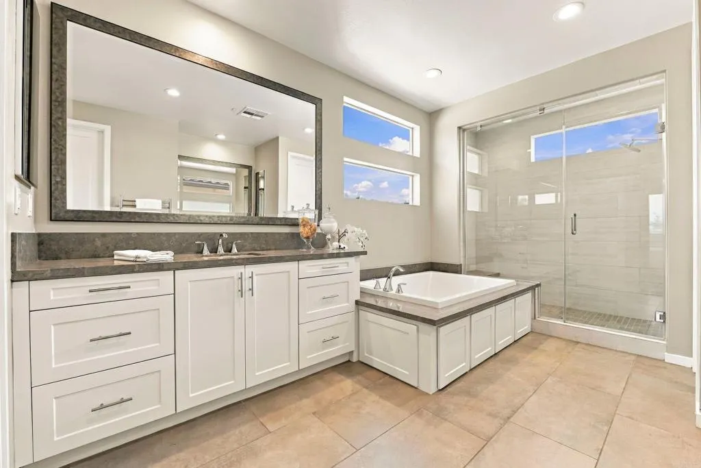 https://cdn.realtyfeed.com/cdn/127/307068638/e0088cf18b17dd097f8759f823627edf.webp