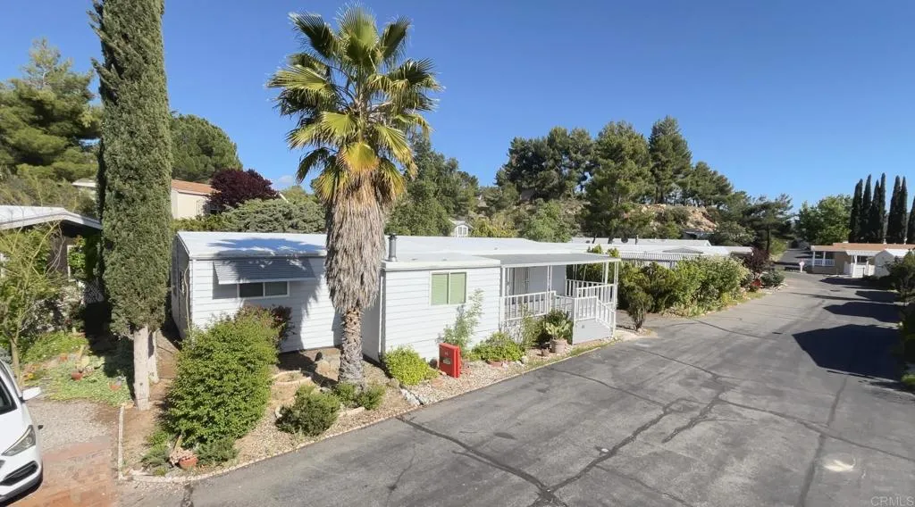 https://cdn.realtyfeed.com/cdn/127/307068651/dec4379b061766f4b8e57f4c1cdf824e.webp