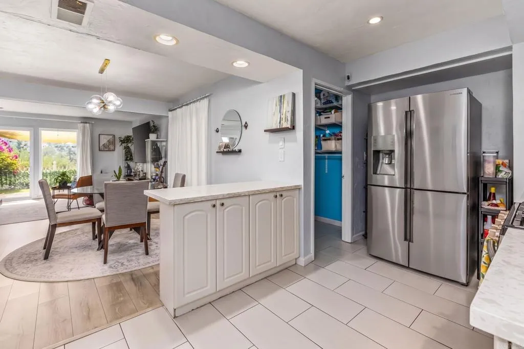 https://cdn.realtyfeed.com/cdn/127/307068661/29df542a849e2ac4ae4eb0e4893dc21e.webp