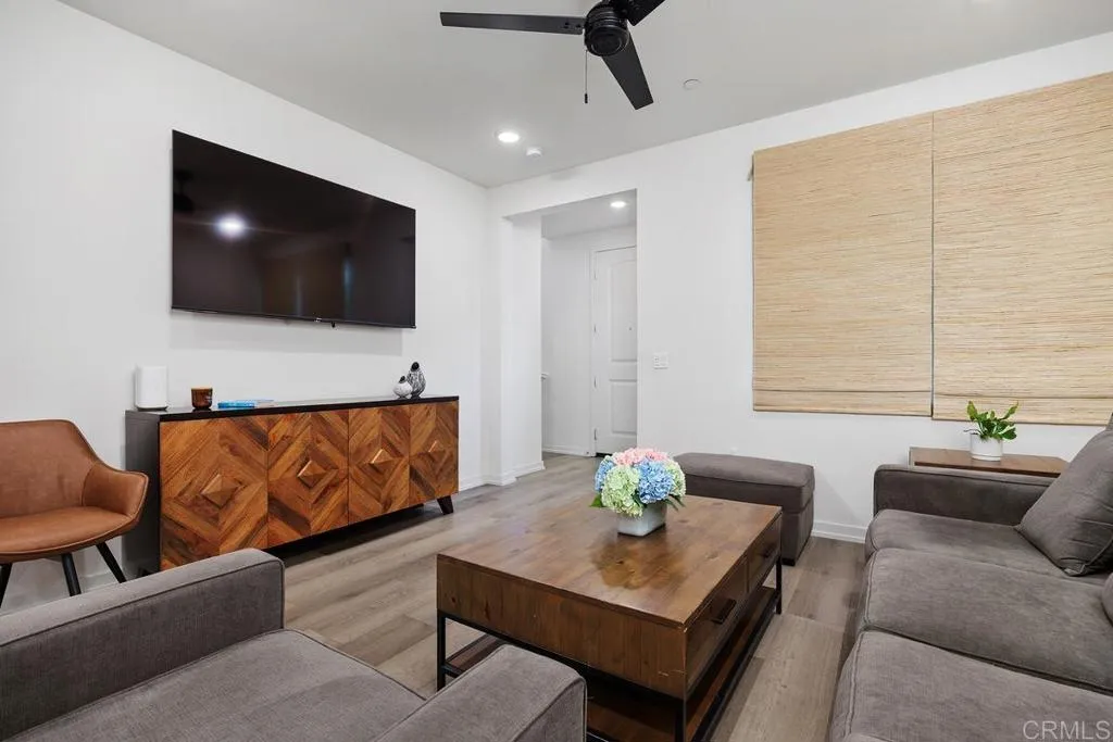 https://cdn.realtyfeed.com/cdn/127/307068696/d89730a33ad36a3b86c490d842e0239f.webp