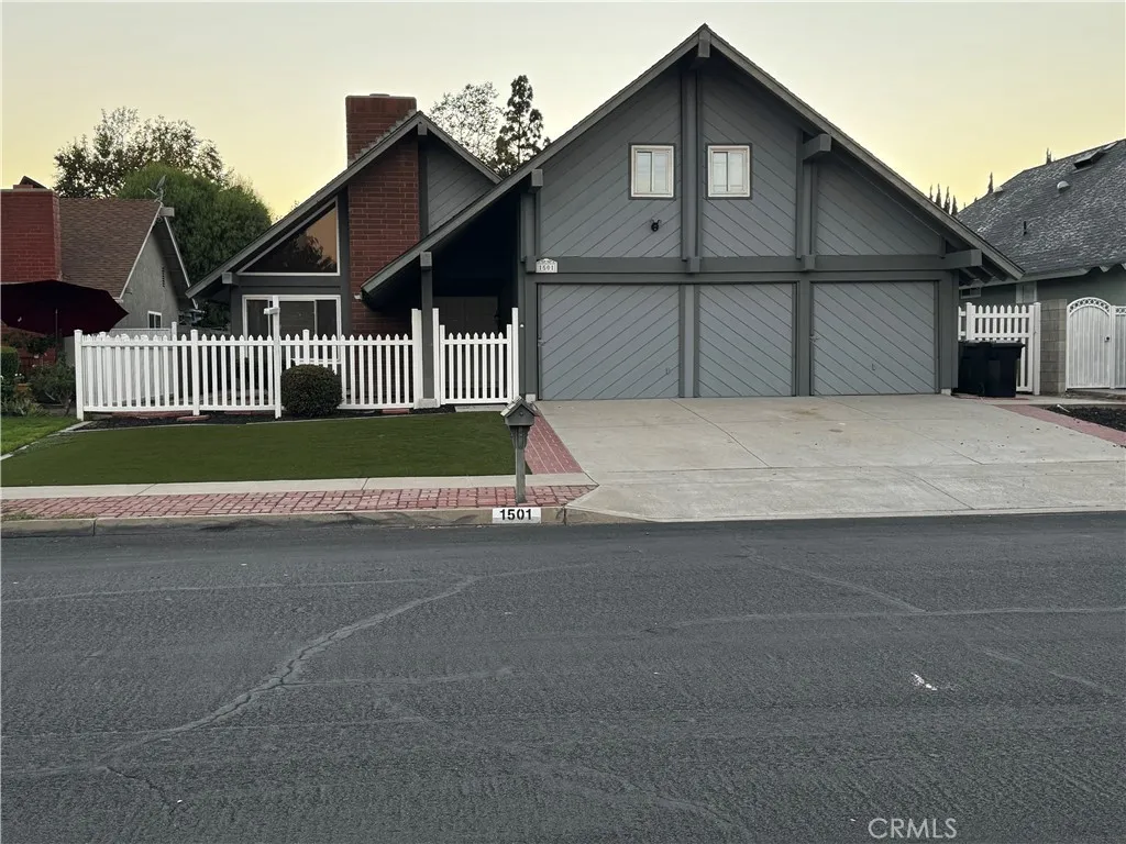 Fullerton, CA 92831