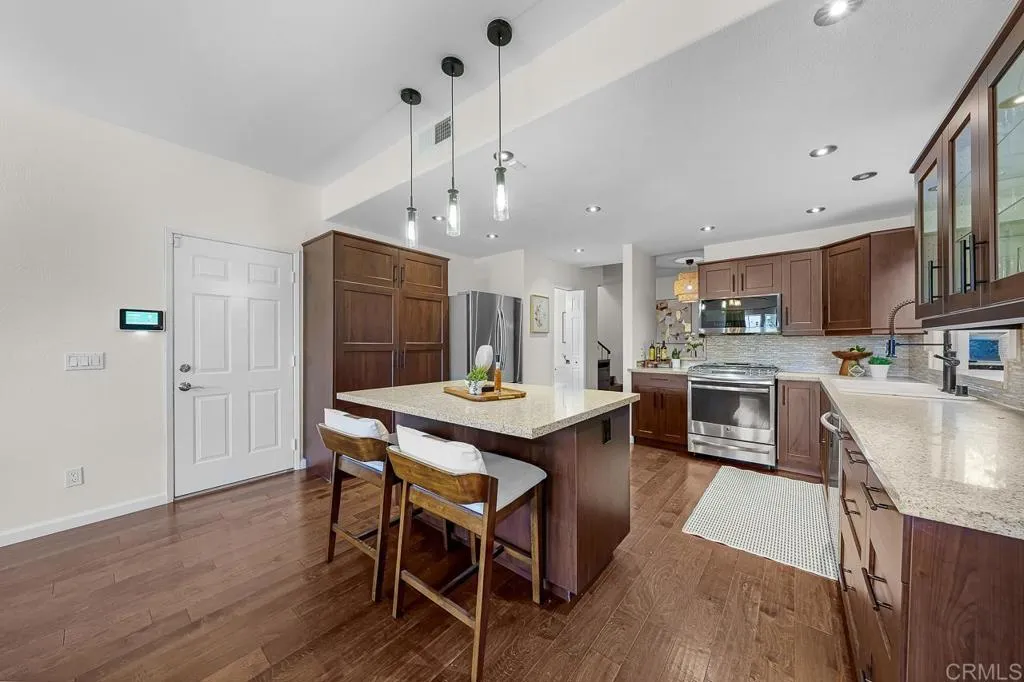 https://cdn.realtyfeed.com/cdn/127/307068741/27cb3b36caef2a13edecdafd9c24702f.webp