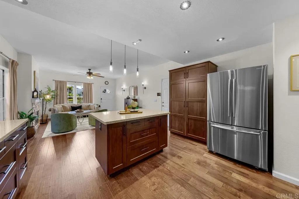 https://cdn.realtyfeed.com/cdn/127/307068741/8f250a95e2eeac3cd88fcbb1df03d122.webp