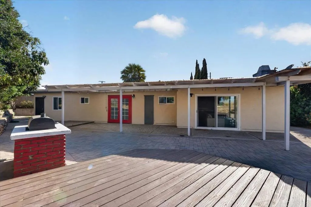 https://cdn.realtyfeed.com/cdn/127/307068762/78bb6f16df213761cc4521b8b9847d36.webp