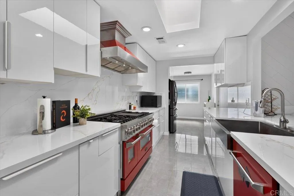 https://cdn.realtyfeed.com/cdn/127/307068762/ab4ff468b85aefcfeeedb74fcdeee379.webp