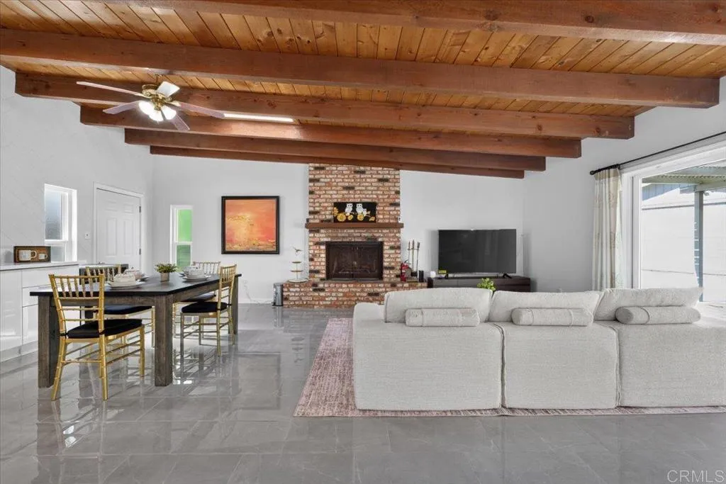 https://cdn.realtyfeed.com/cdn/127/307068762/db7c2f230cc6ef18165fe40e42543a3e.webp