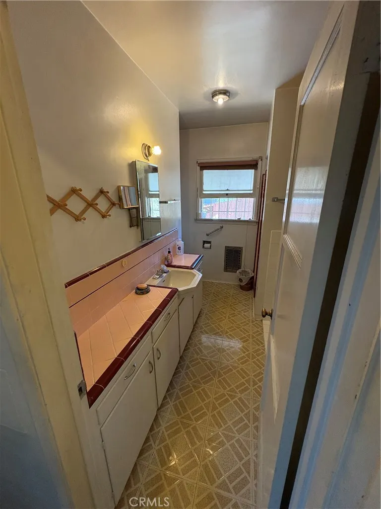https://cdn.realtyfeed.com/cdn/127/307068765/306871bd44677d9acee3eab5669994d7.webp
