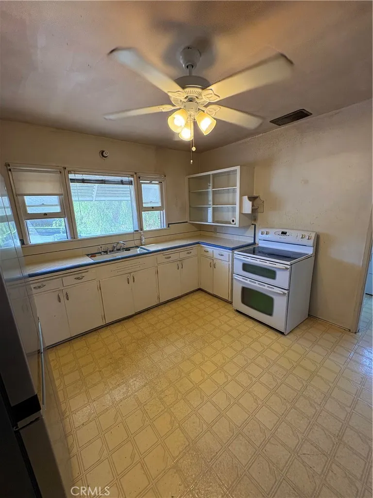 https://cdn.realtyfeed.com/cdn/127/307068765/804c1043fcaa663097b1ccf96d53fb8b.webp