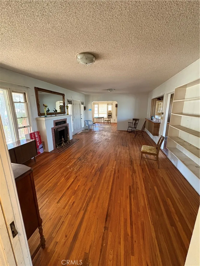 https://cdn.realtyfeed.com/cdn/127/307068765/8494ce88a7da6f5f249c5ed2ffcb927c.webp