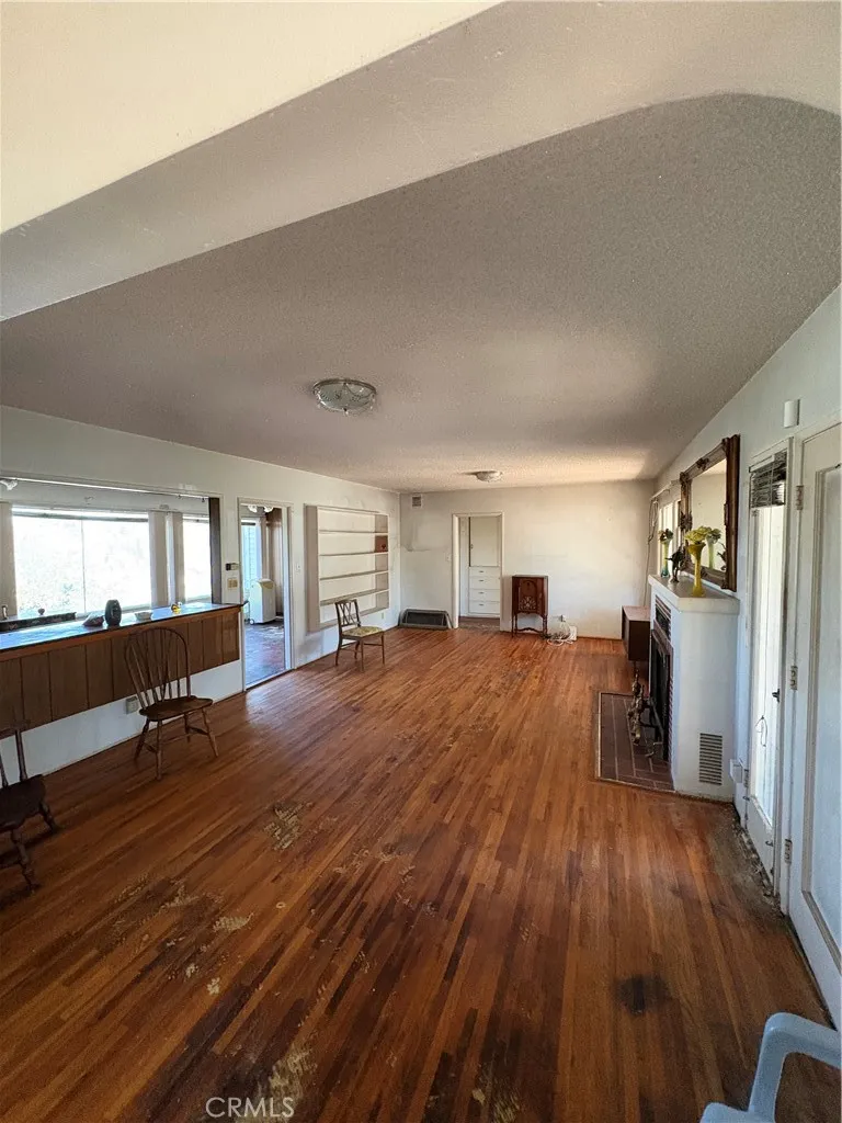 https://cdn.realtyfeed.com/cdn/127/307068765/c49268f6bd2819da2b22d77fe711afdf.webp